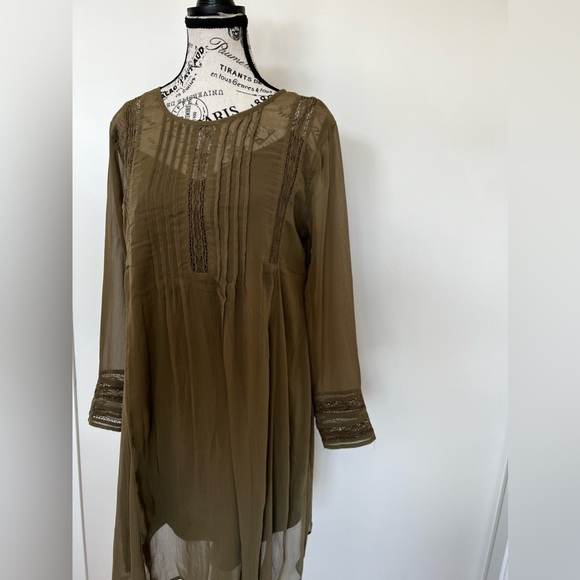 Abercrombie and Fitch Dress, Olive, 2 layers - Picture 2 of 4